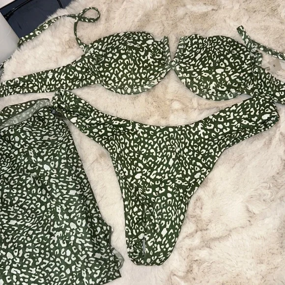 Three piece bikini set - Picture 3 of 6